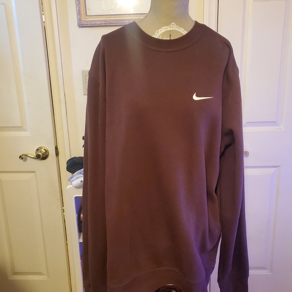 Nike Sweatshirt - Picture 2 of 11